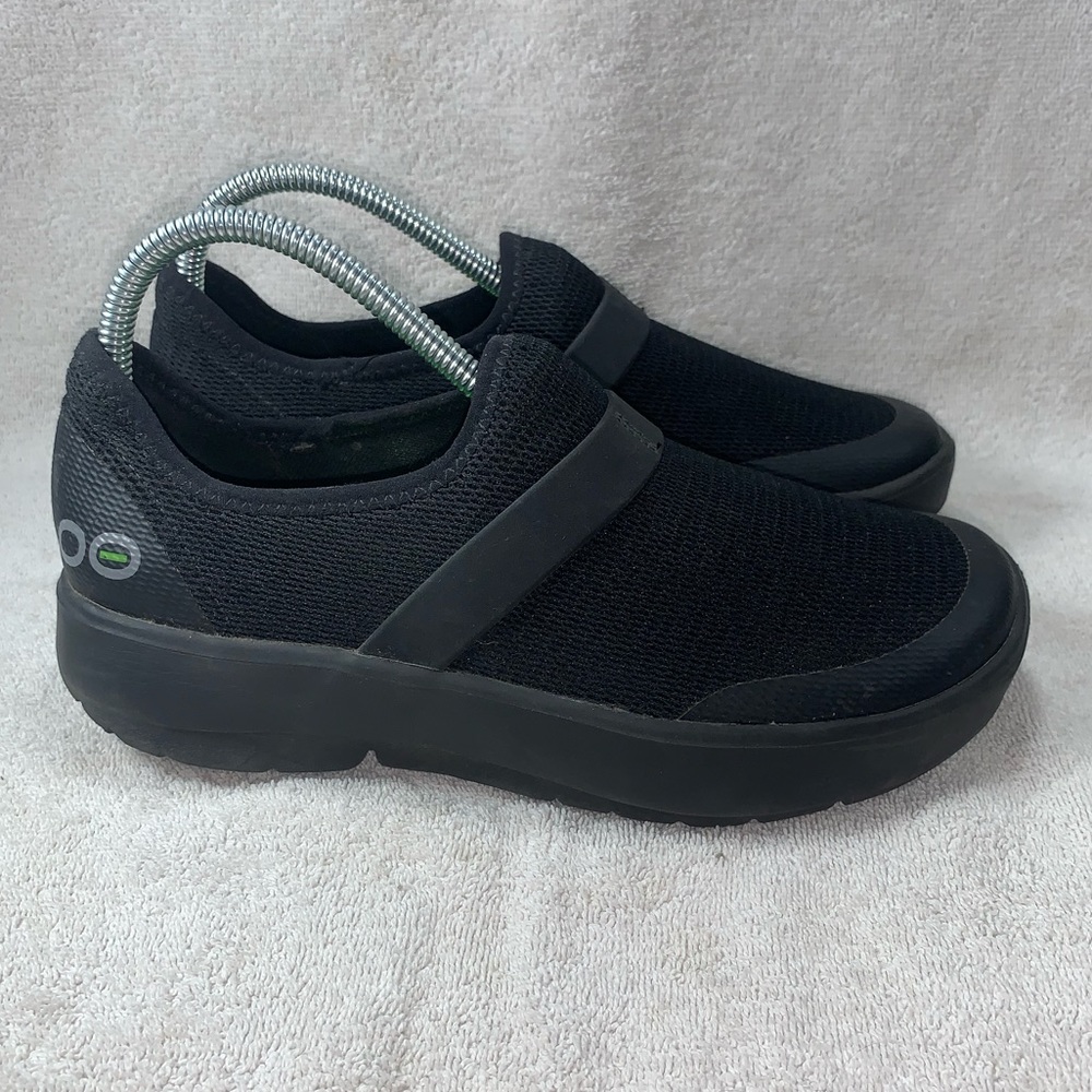 OOFOS OOmg Black Comfort Slip On Sneakers Recovery Sneakers Low Womens Size 7